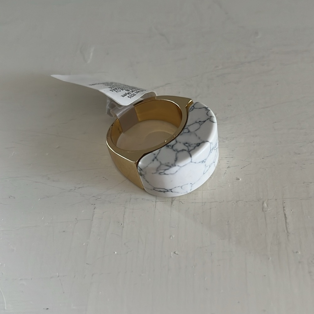 Marble Gold Tone Ring - Picture 3 of 6